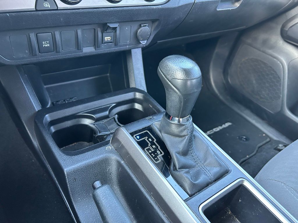 2020 Toyota Tacoma SR 27