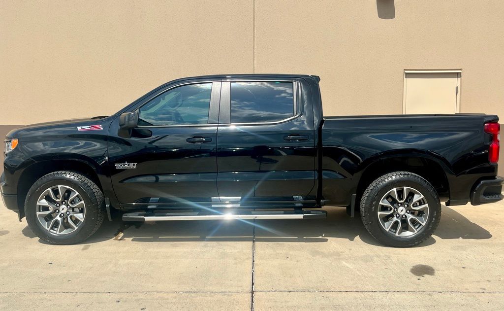 2024 Chevrolet Silverado 1500 RST 2
