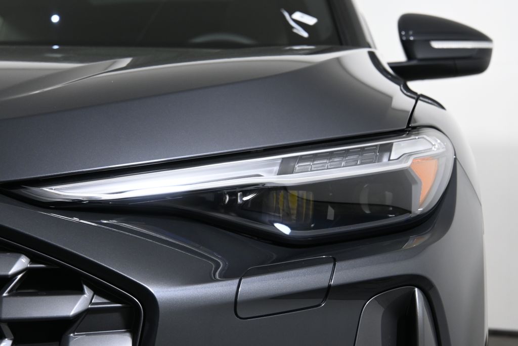 Thumbnail: 2025 Audi Q5 - 10