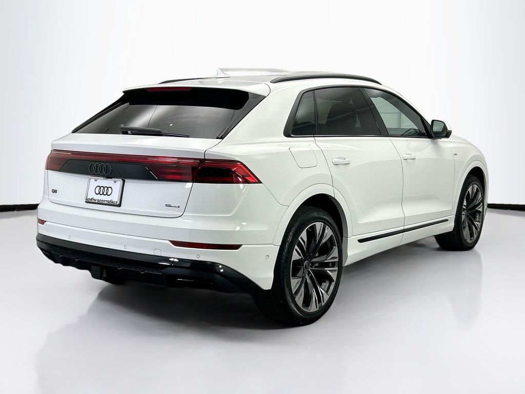 Thumbnail: 2025 Audi Q8 - 5