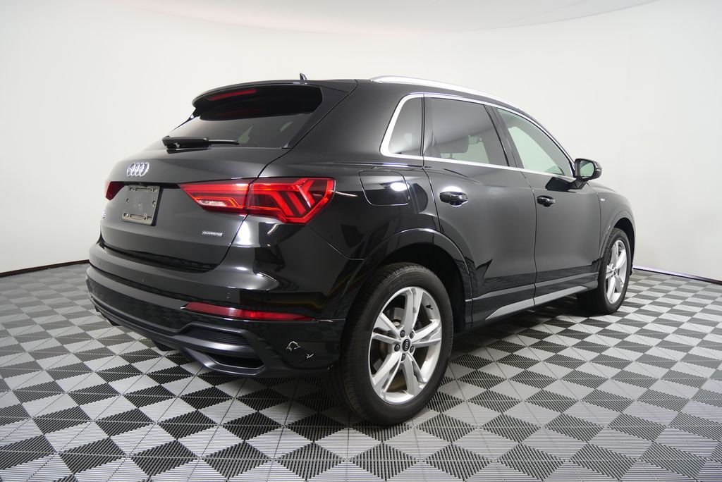 Thumbnail: 2022 Audi Q3 - 3