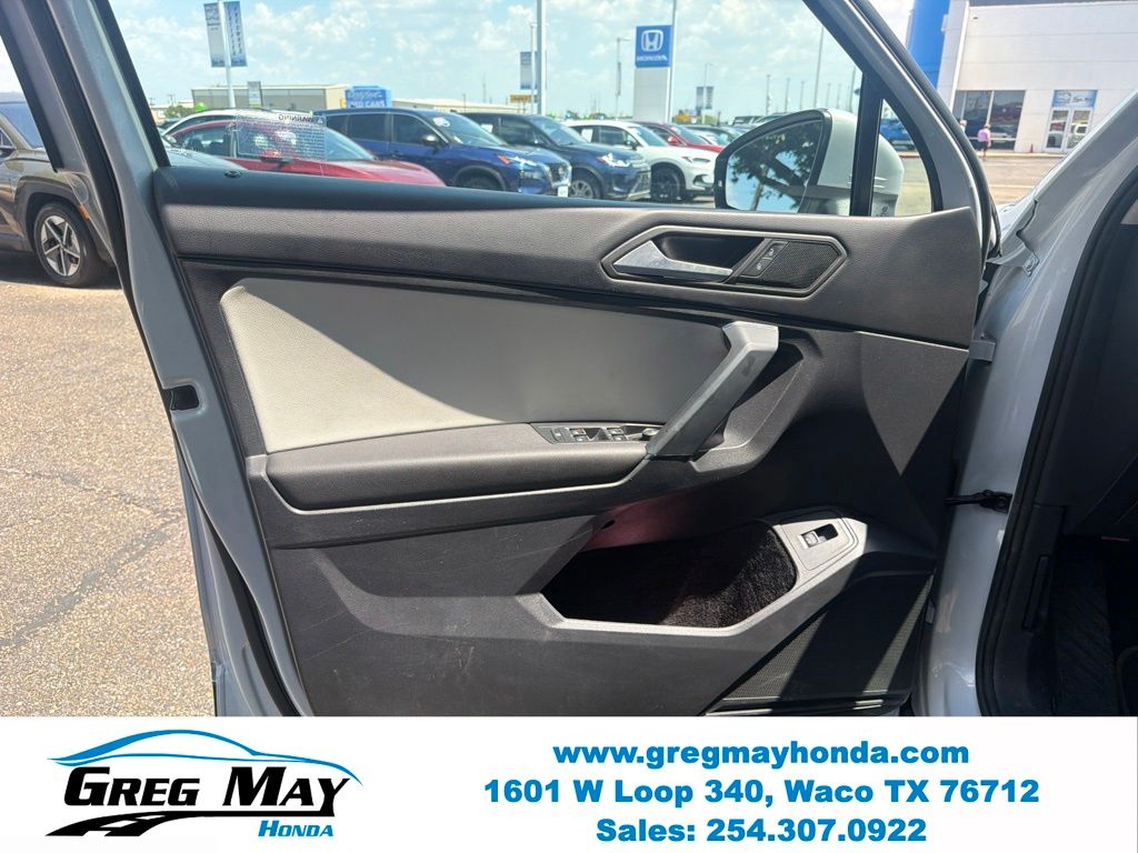 2019 Volkswagen Tiguan 2.0T SEL - 9