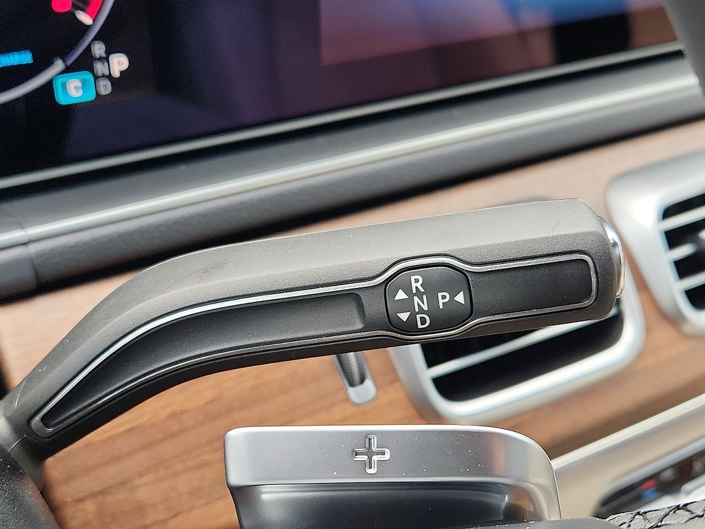 Thumbnail: 2026 Mercedes-Benz GLE - 10