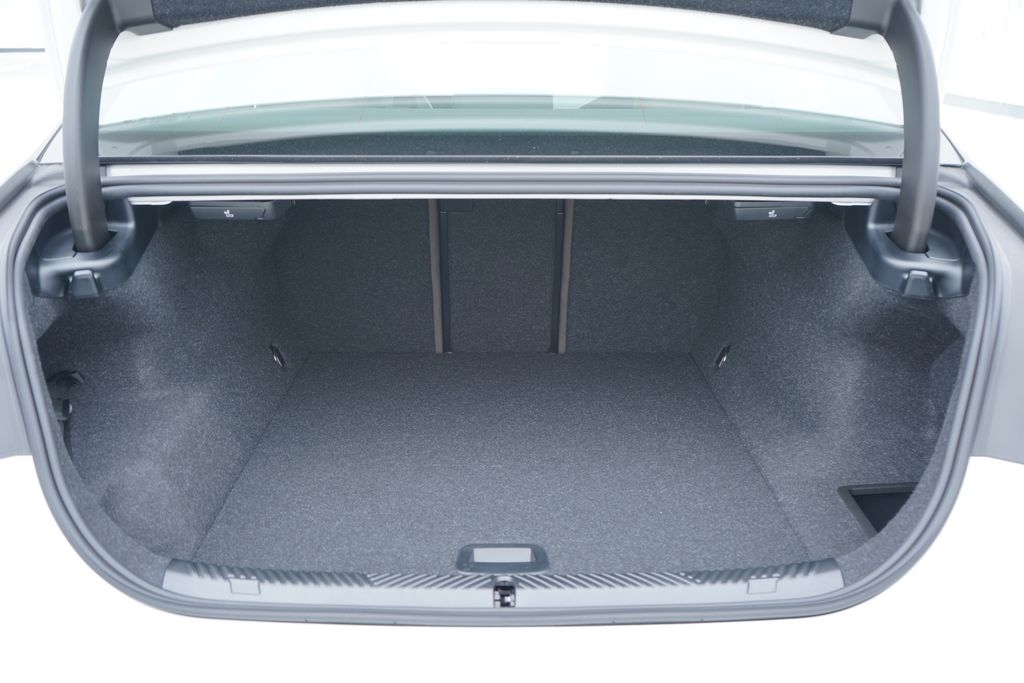 Thumbnail: 2026 BMW i5 - 21