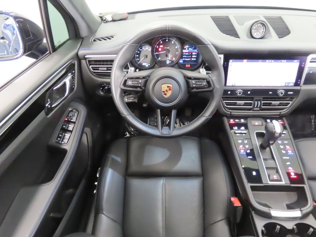 Thumbnail: 2022 Porsche Macan - 15