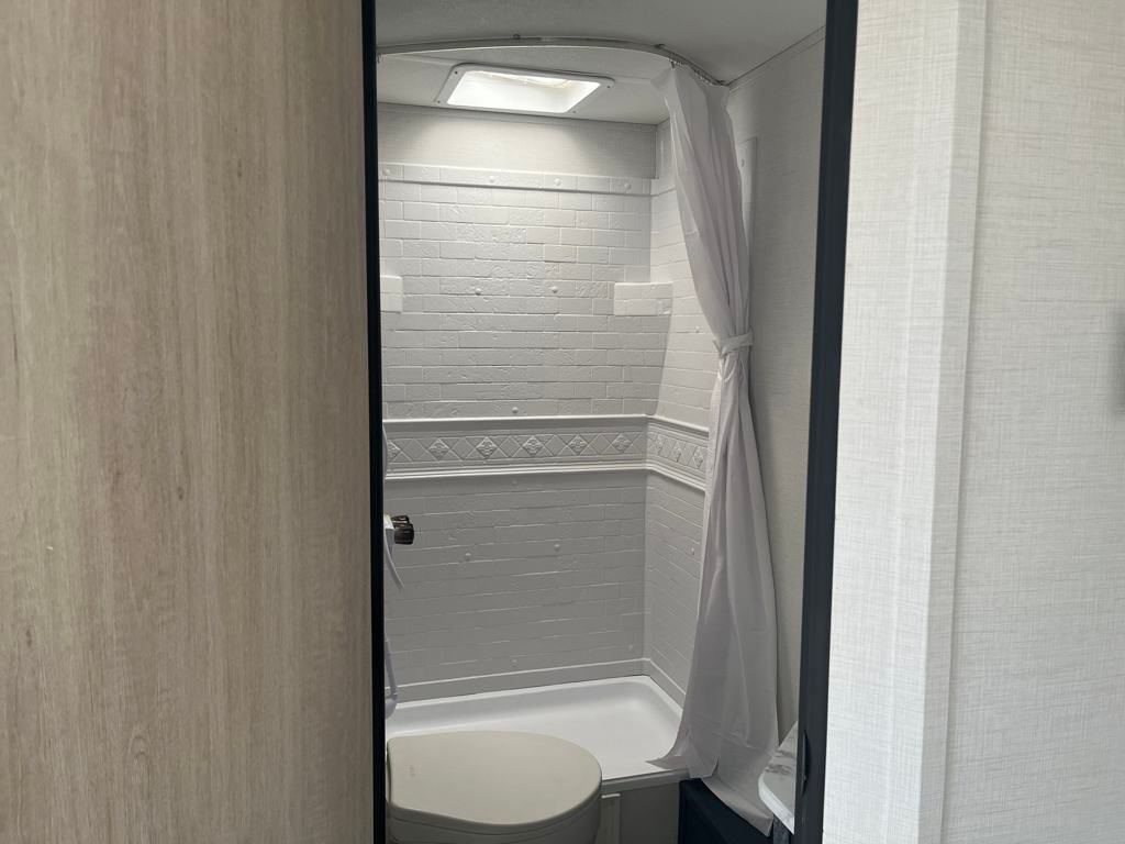 2025 Prime Time Avenger 25 MKB Travel Trailer