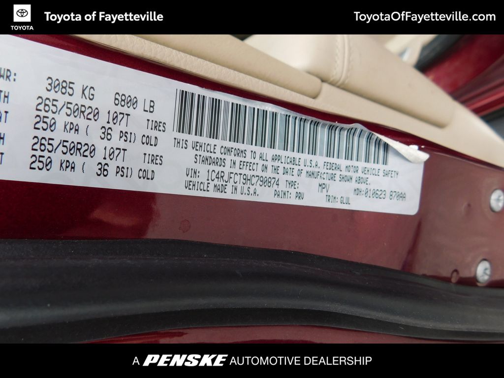 Thumbnail: 2017 Jeep Grand Cherokee - 9