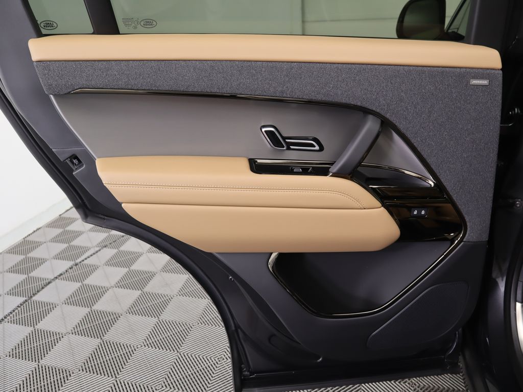 Thumbnail: 2025 Land Rover Range Rover Sport - 27