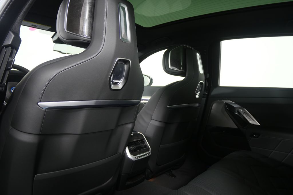 Thumbnail: 2026 BMW i7 - 16