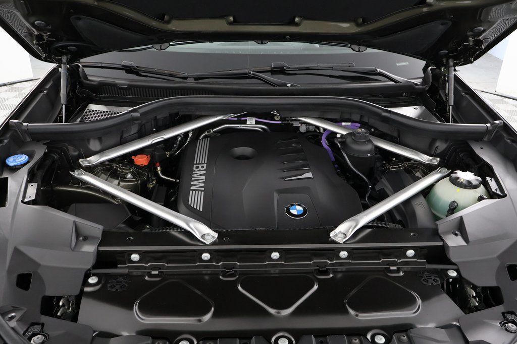 Thumbnail: 2026 BMW X5 - 9