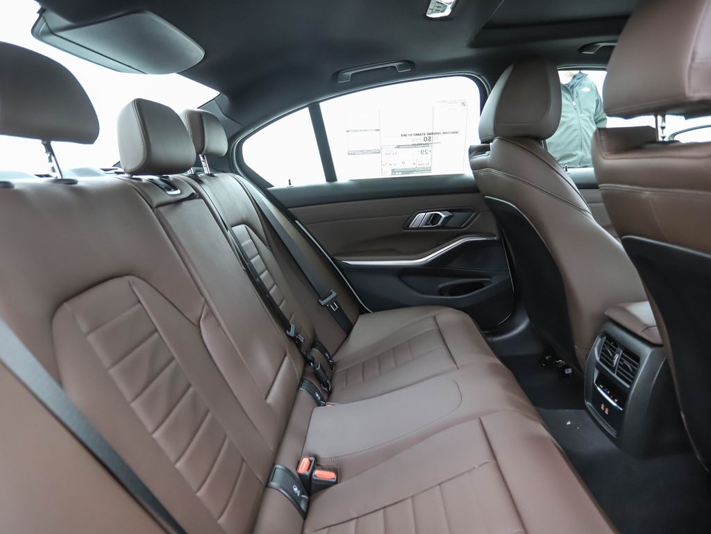 Thumbnail: 2025 BMW 3 Series - 24