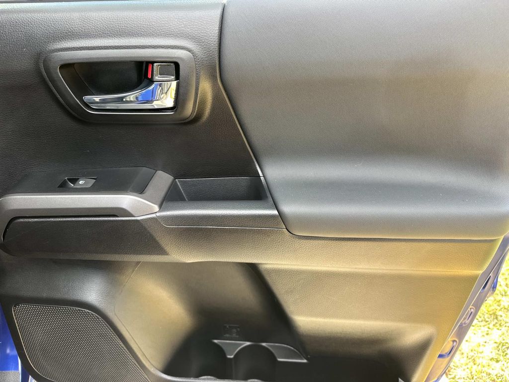 Thumbnail: 2023 Toyota Tacoma - 21