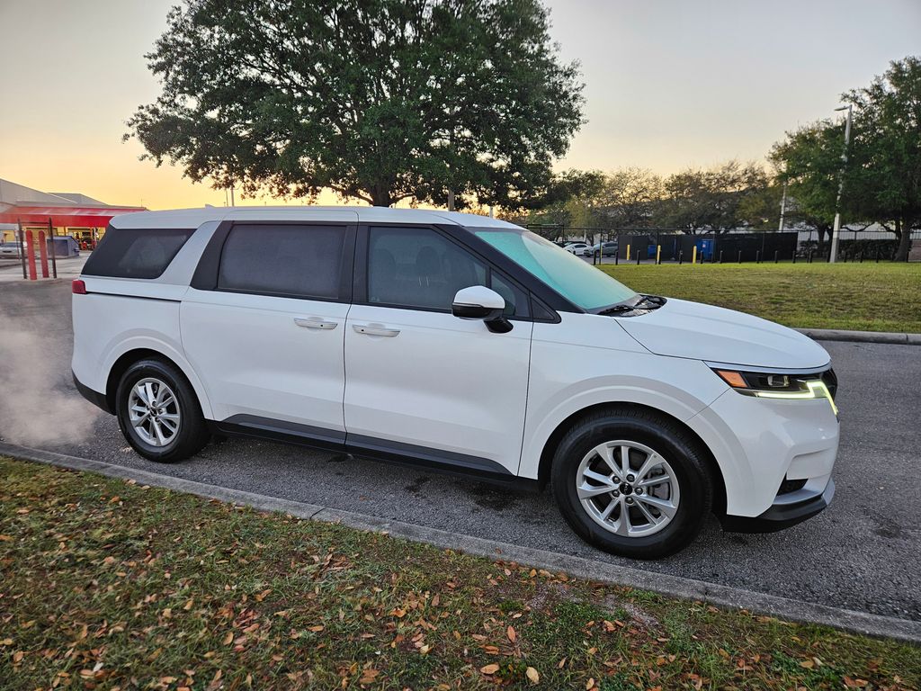 2024 Kia Carnival LX 7