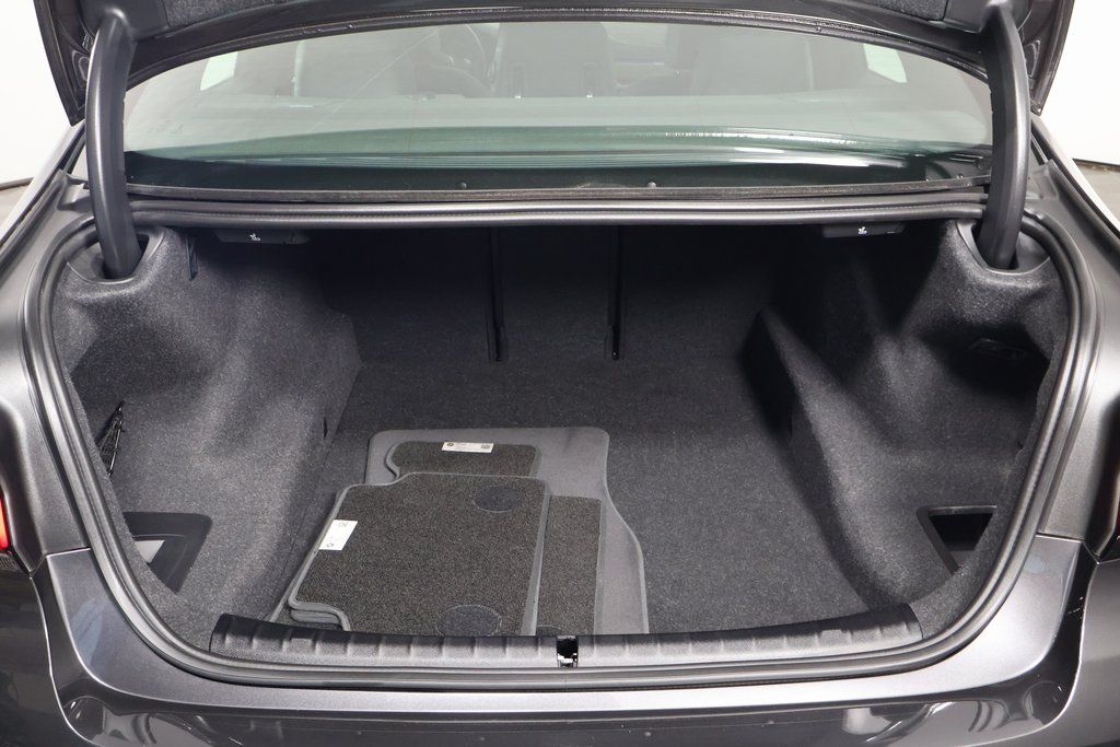 Thumbnail: 2023 BMW 5 Series - 14