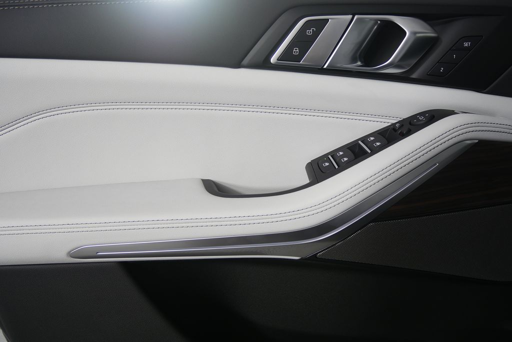 Thumbnail: 2026 BMW X5 - 9