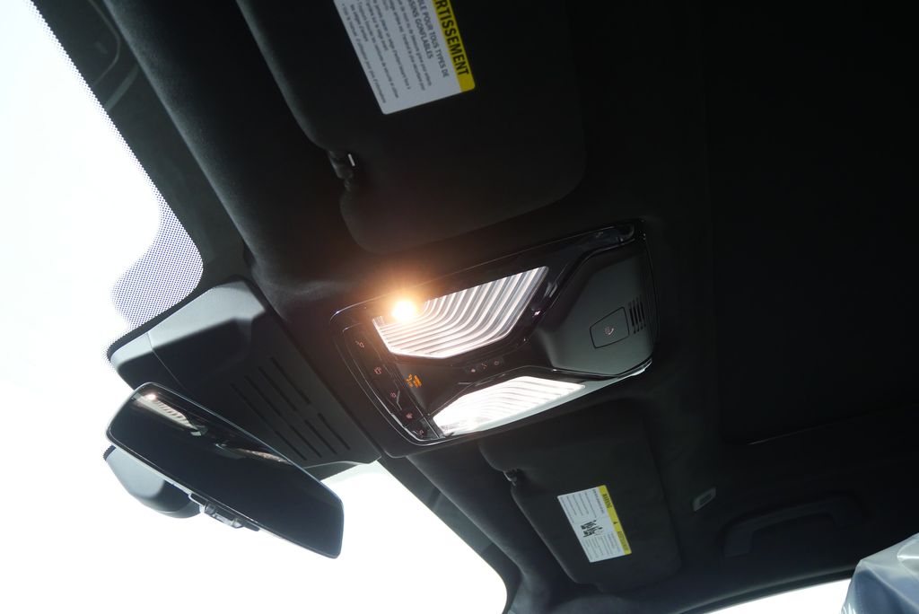 Thumbnail: 2026 BMW X7 - 21