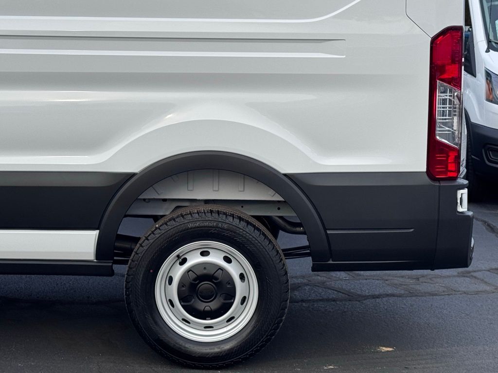 FordTransit-25033