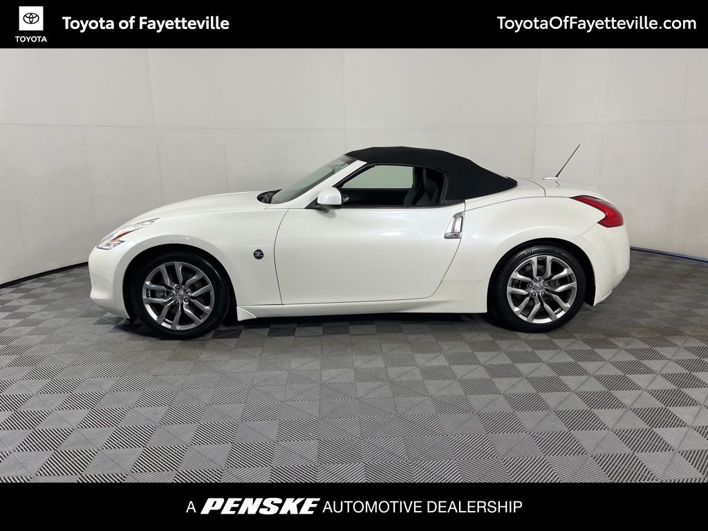 Thumbnail: 2010 Nissan Z - 2