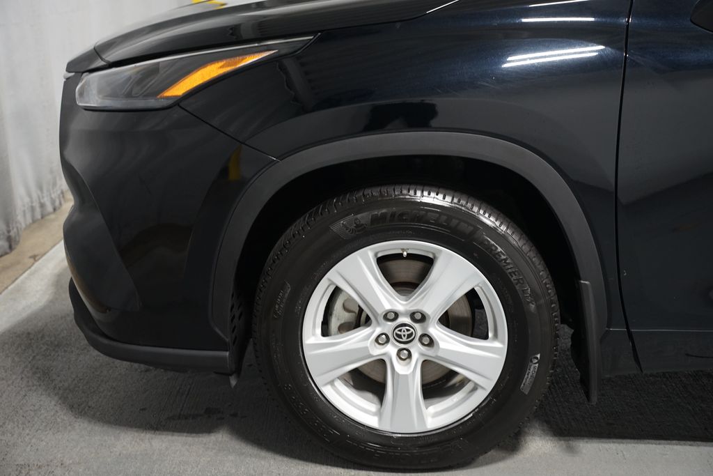 Thumbnail: 2024 Toyota Highlander - 5