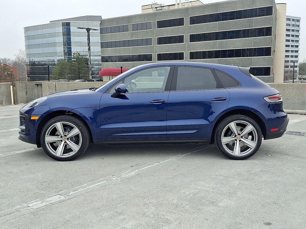 Thumbnail: 2026 Porsche Macan - 2