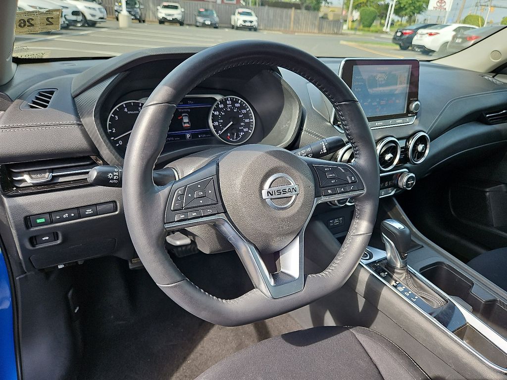 Thumbnail: 2020 Nissan Sentra - 25