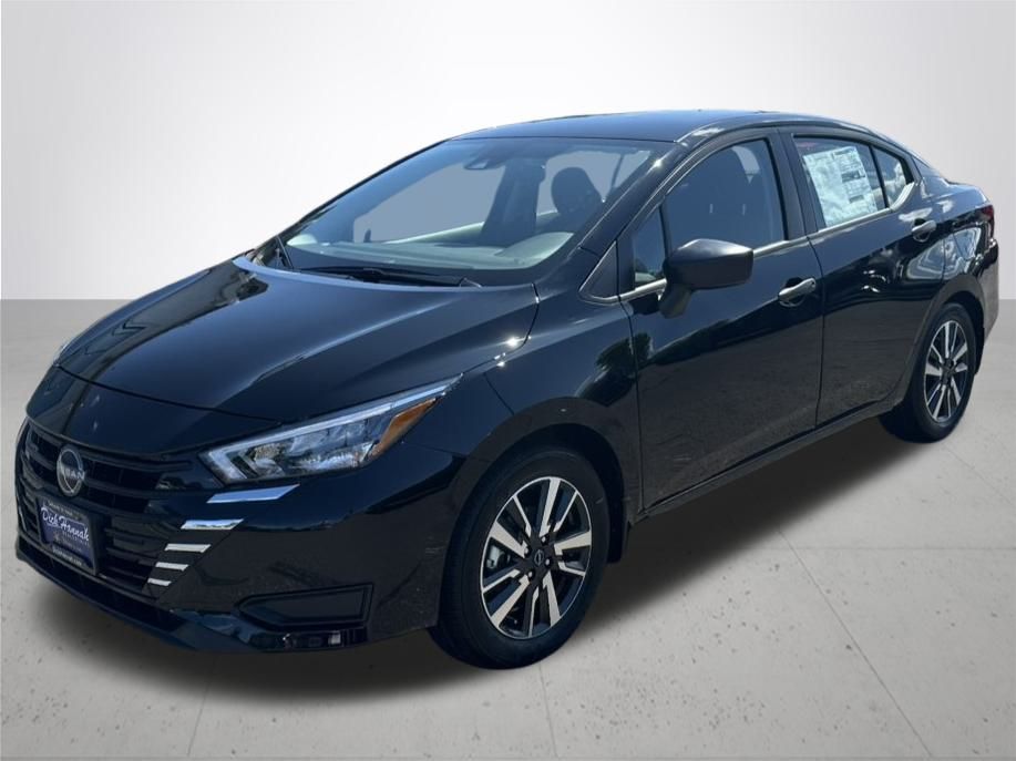 2025 Nissan Versa 1.6 S photo 2