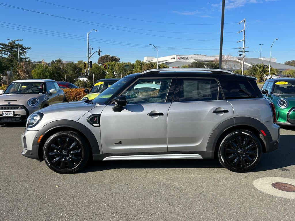 2024 MINI Cooper Countryman Signature 2