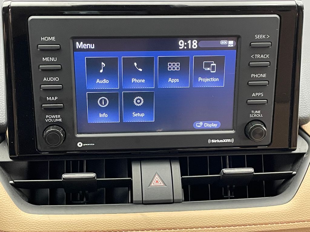 2022 Toyota RAV4 LE 24
