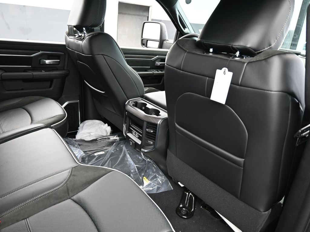 New 2026 Diamond Black Crystal Pearlcoat Ram Laramie image 40