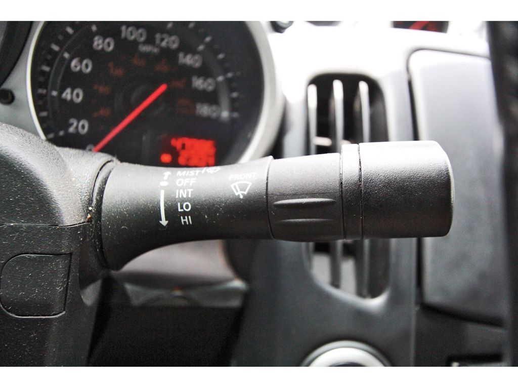 2010 Nissan 370Z Touring - 11