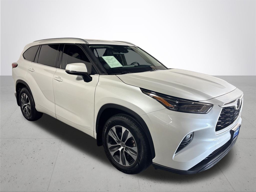 2022 Toyota Highlander XLE