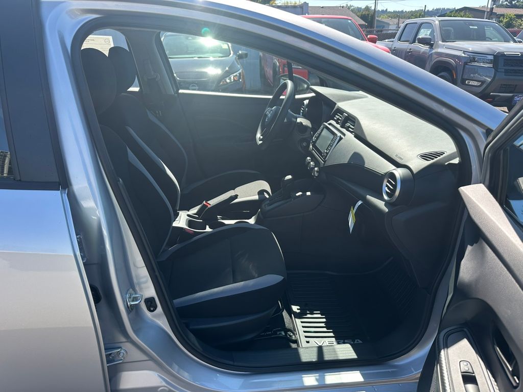 2025 Nissan Versa 1.6 S