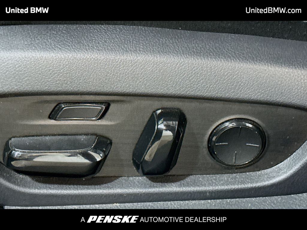 Thumbnail: 2019 Lexus ES - 4