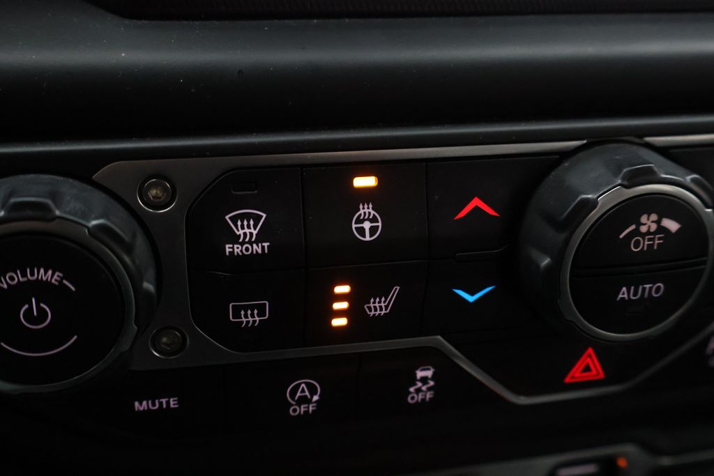 Thumbnail: 2020 Jeep Gladiator - 24