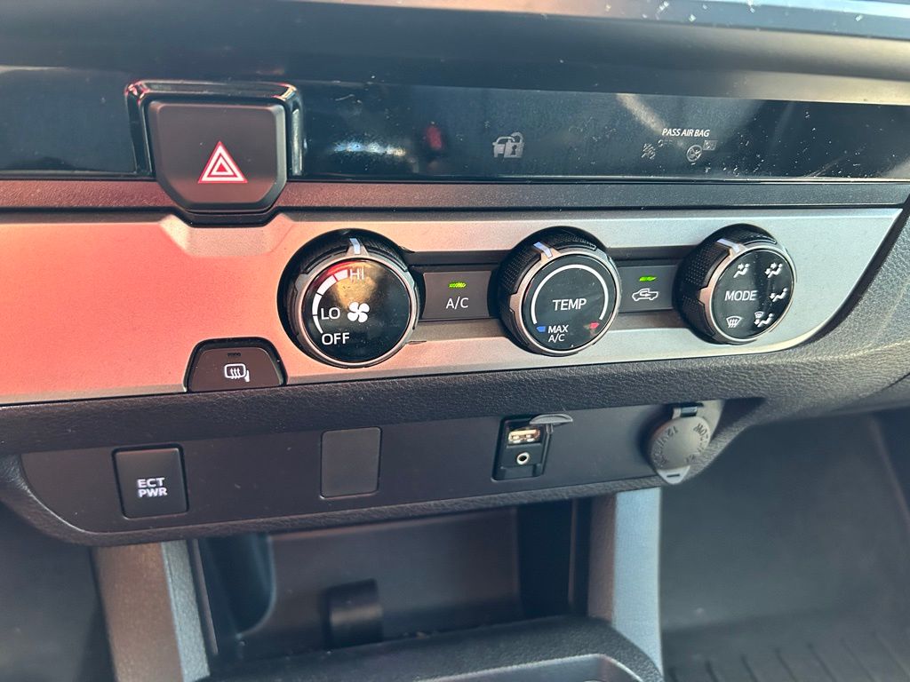 Thumbnail: 2018 Toyota Tacoma - 26