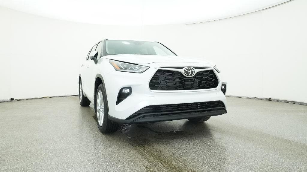 Thumbnail: 2025 Toyota Highlander - 23