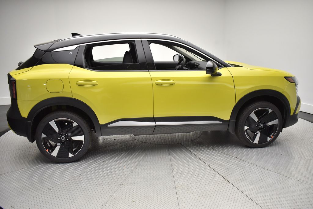 Thumbnail: 2026 Nissan Kicks - 4