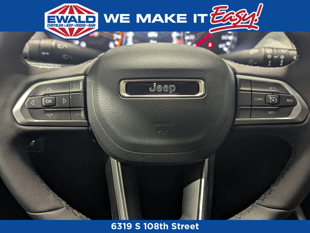 2025 Jeep Compass Latitude photo
