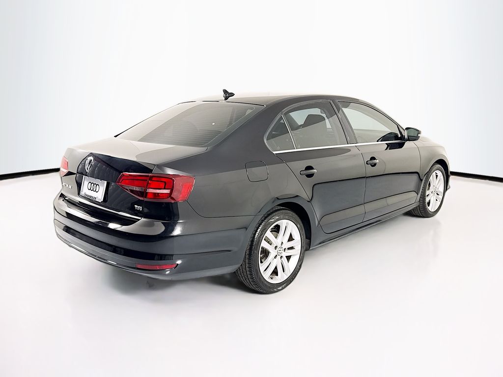 Thumbnail: 2017 Volkswagen Jetta - 5