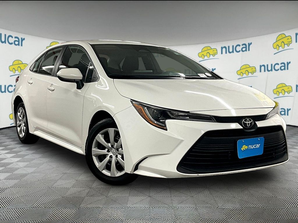 2023 Toyota Corolla — photo 1