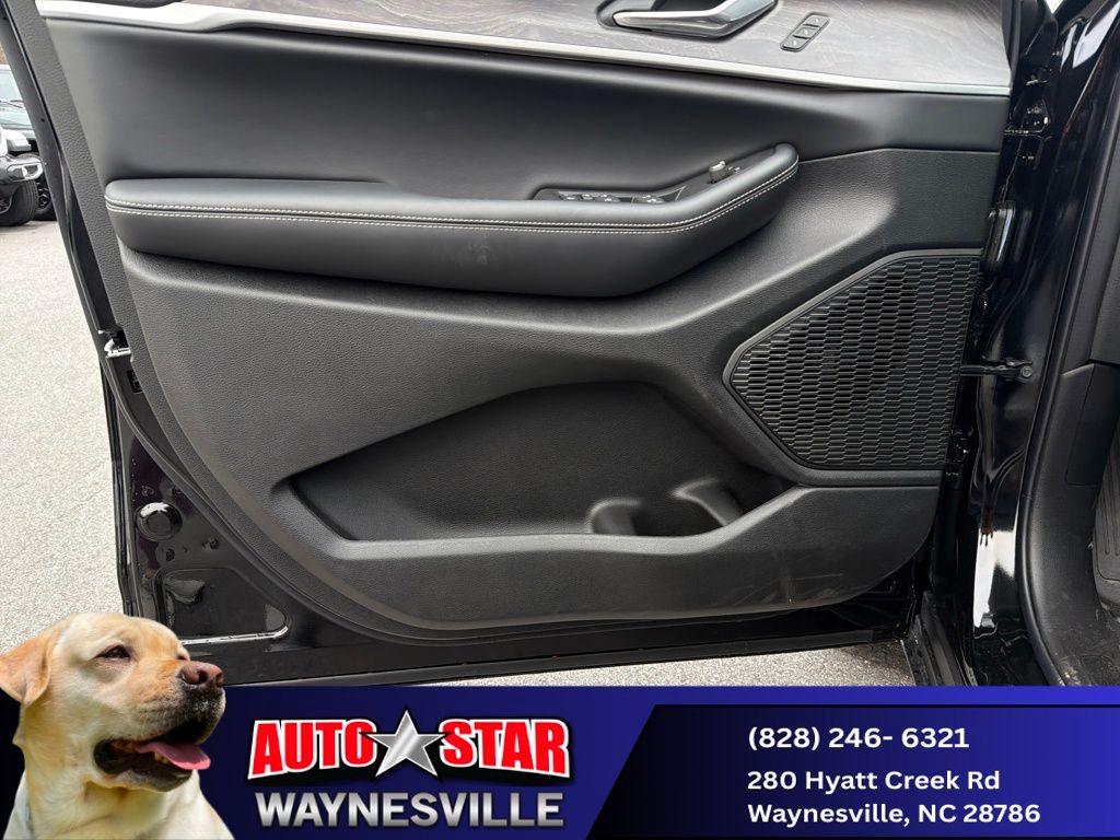 new 2025 Jeep Grand Cherokee L car, priced at $48,324