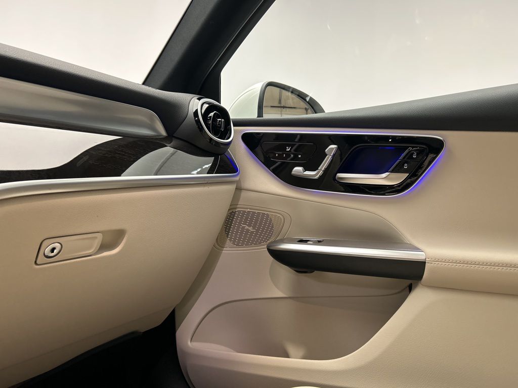 Thumbnail: 2026 Mercedes-Benz GLC - 20