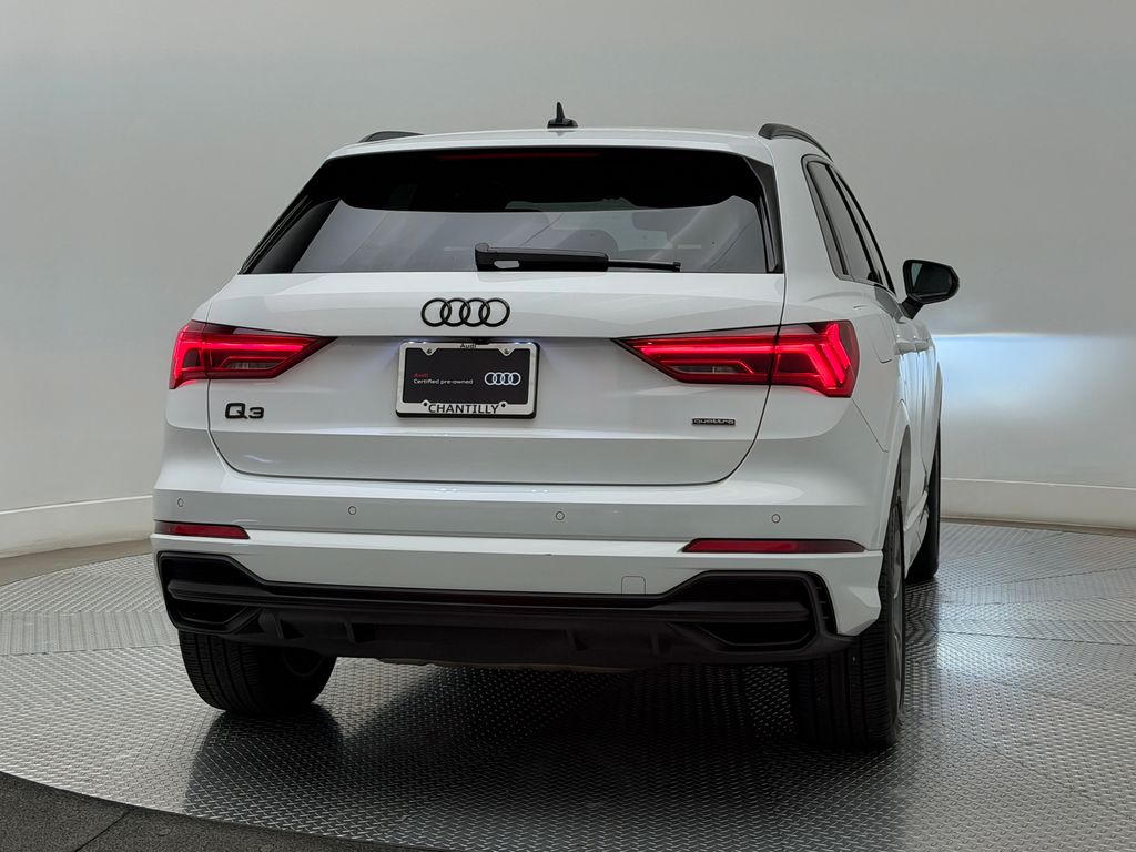 Thumbnail: 2024 Audi Q3 - 10