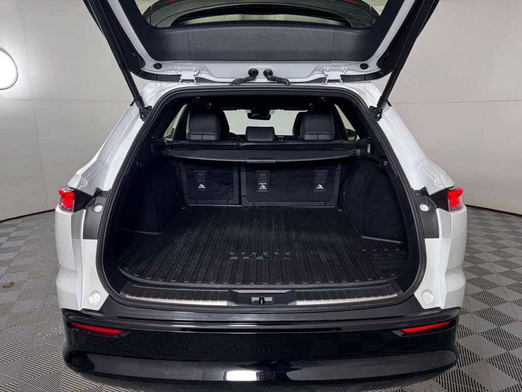 Used 2025 White Toyota XLE image 22