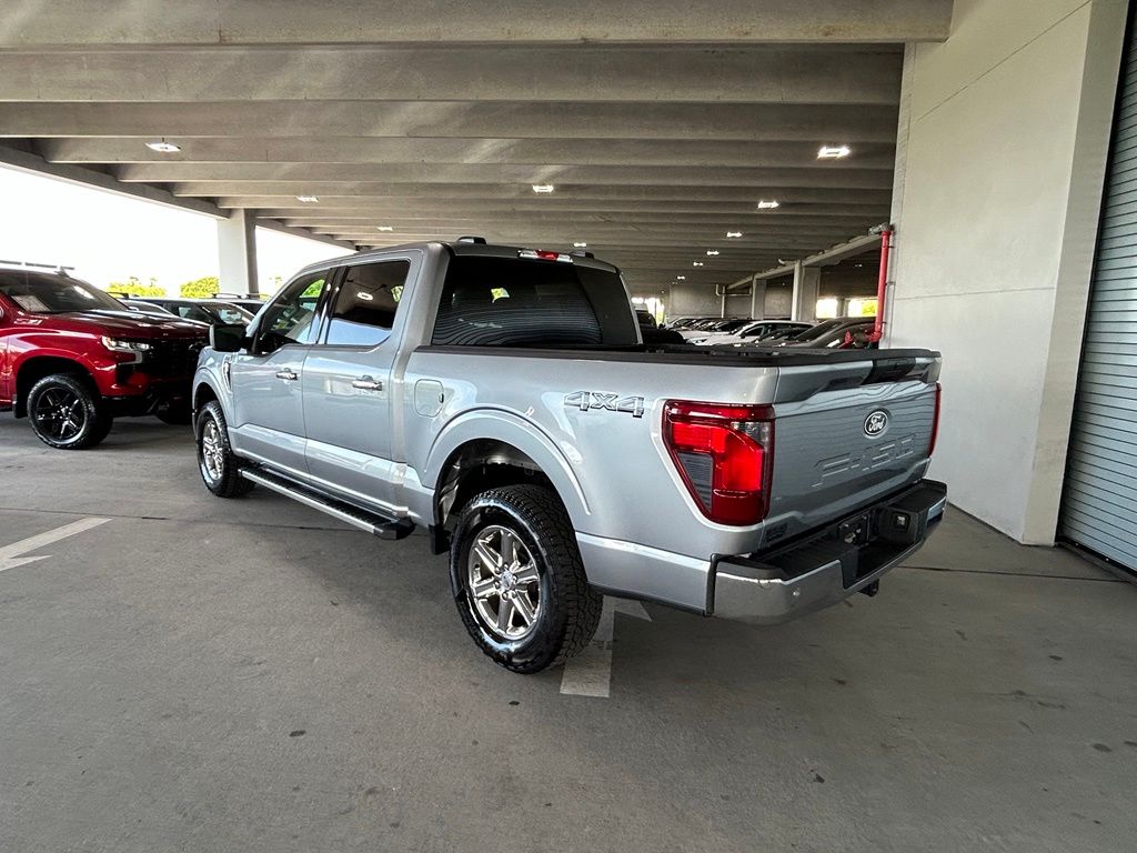 Used 2025 Silver Metallic Ford XLT image 3