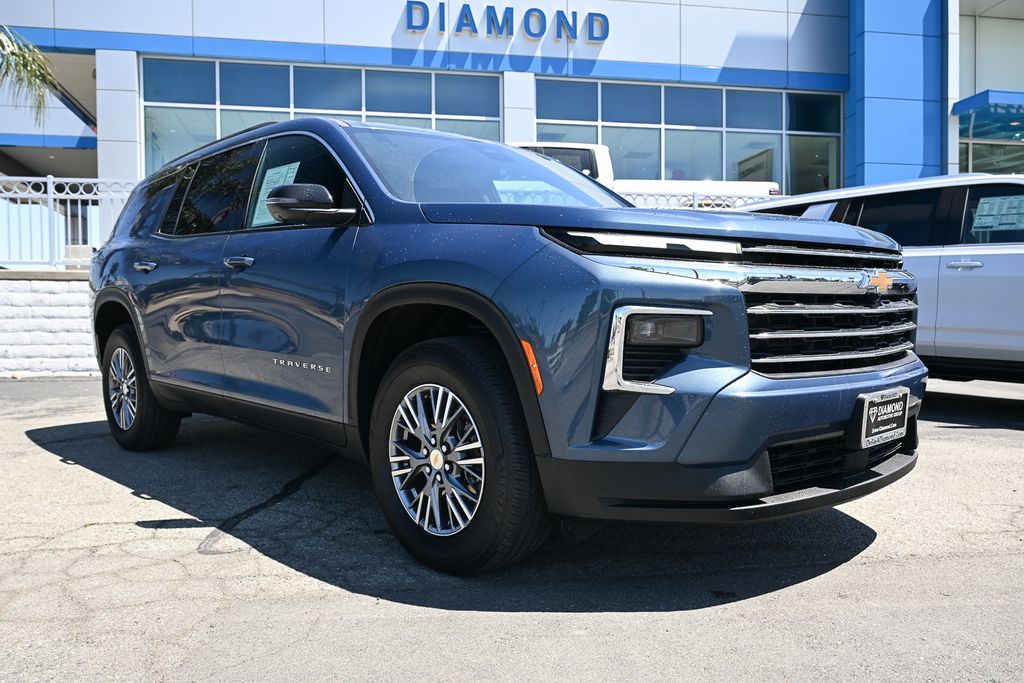 2025 Chevrolet Traverse LT FWD