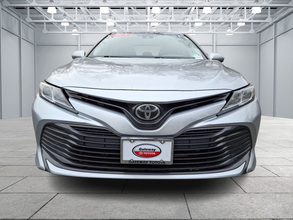 2018 Toyota Camry LE 2