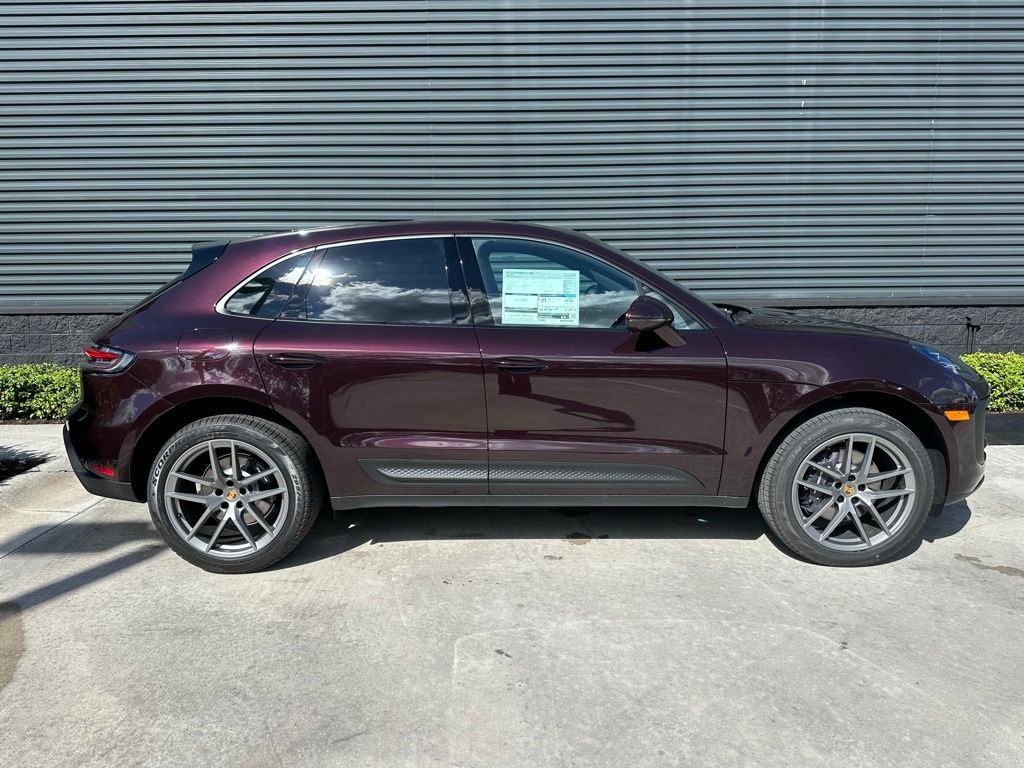 Thumbnail: 2026 Porsche Macan - 10