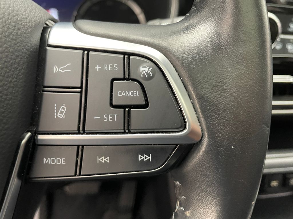 Thumbnail: 2021 Toyota Highlander - 23