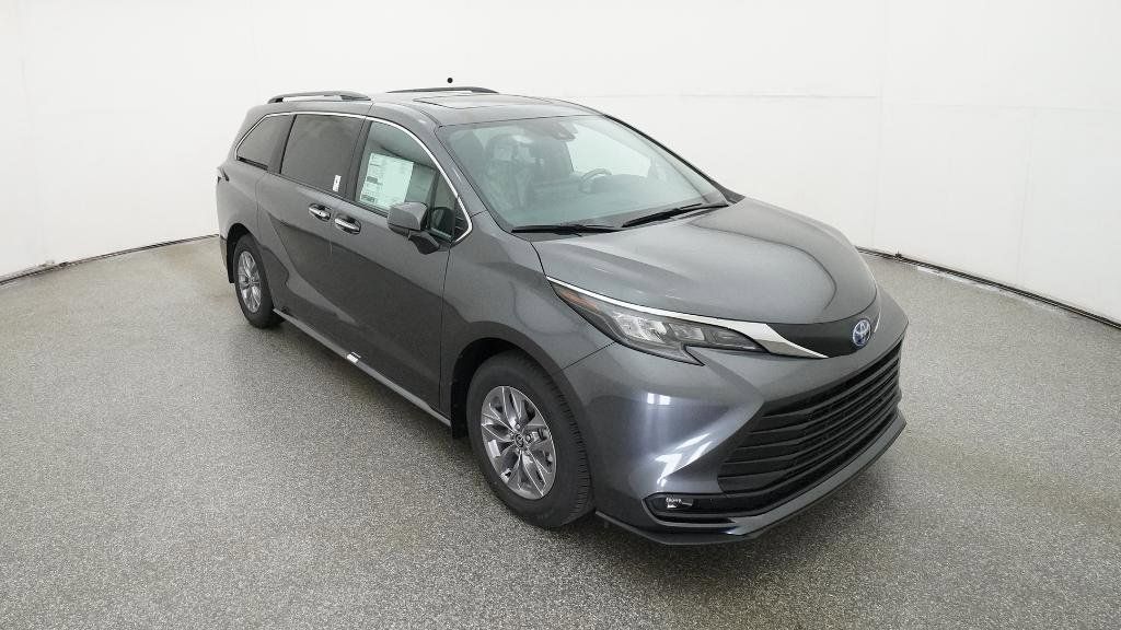 Thumbnail: 2025 Toyota Sienna - 19